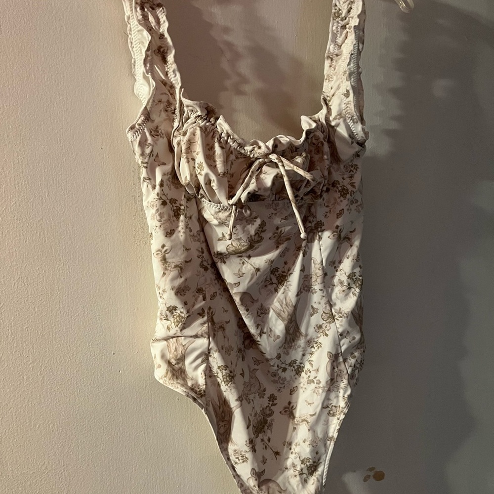 Gigi x Frankie’s bikinis